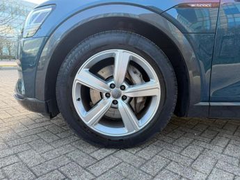 Audi e-tron 50 Technik SUV 5dr Electric Auto quattro 71.2kWh (313 ps)