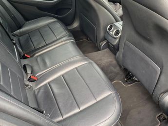 Mercedes-Benz E Class 2.0 E220dh MHEV Sport Saloon 4dr Diesel Hybrid G-Tronic+ Euro 6 