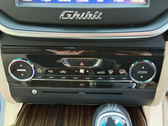 Maserati Ghibli 3.0 V6 S Saloon 4dr Petrol ZF Euro 5 (410 ps)