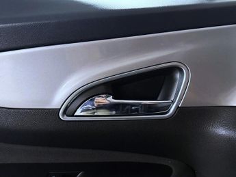 Vauxhall Mokka 1.4i Turbo Exclusiv SUV 5dr Petrol Auto 2WD Euro 6 (140 ps)