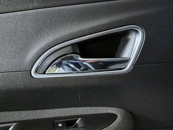 Vauxhall Mokka 1.4i Turbo Exclusiv SUV 5dr Petrol Auto 2WD Euro 6 (140 ps)