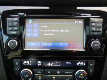 Nissan Qashqai 1.6 dCi Tekna XTRON 2WD Euro 6 (s/s) 5dr