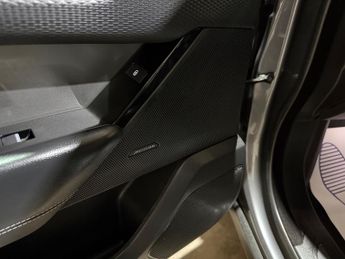 Land Rover Range Rover Velar 2.0 D180 S SUV 5dr Diesel Auto 4WD Euro 6 (s/s) (180 ps)