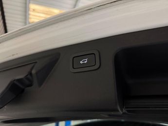 Land Rover Discovery Sport 2.0 TD4 SE Tech SUV 5dr Diesel Auto 4WD Euro 6 (s/s) (180 ps)