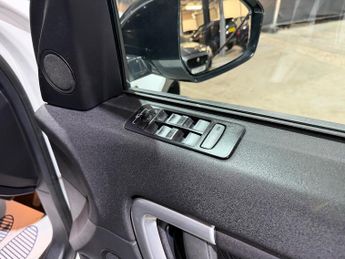 Land Rover Discovery Sport 2.0 TD4 SE Tech SUV 5dr Diesel Auto 4WD Euro 6 (s/s) (180 ps)