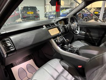 Land Rover Range Rover Sport 3.0 SD V6 Autobiography Dynamic SUV 5dr Diesel Auto 4WD Euro 6 (