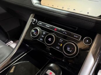 Land Rover Range Rover Sport 3.0 SD V6 Autobiography Dynamic SUV 5dr Diesel Auto 4WD Euro 6 (