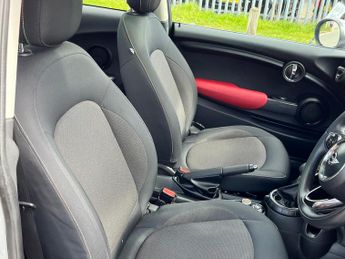 Mini Hatch 1.5 Cooper Hatchback 3dr Petrol Auto Euro 6 (s/s) (136 ps)