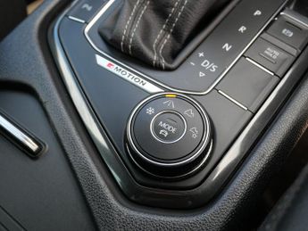 Volkswagen Tiguan 2.0 TDI R-Line DSG 4Motion Euro 6 (s/s) 5dr