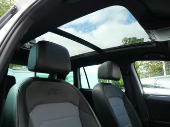 Volkswagen Tiguan 2.0 TDI R-Line DSG 4Motion Euro 6 (s/s) 5dr
