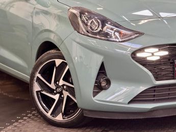 Hyundai i10 1.0 Premium Hatchback 5dr Petrol Auto - ONLY 37000 MILES - AUTOM