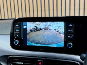 Hyundai i10 1.0 Premium Hatchback 5dr Petrol Auto - ONLY 37000 MILES - AUTOM