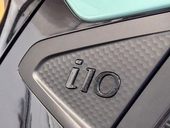 Hyundai i10 1.0 Premium Hatchback 5dr Petrol Auto - ONLY 37000 MILES - AUTOM