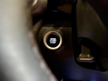 Hyundai i10 1.0 Premium Hatchback 5dr Petrol Auto - ONLY 37000 MILES - AUTOM