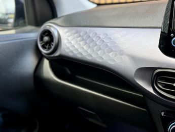 Hyundai i10 1.0 Premium Hatchback 5dr Petrol Auto - ONLY 37000 MILES - AUTOM