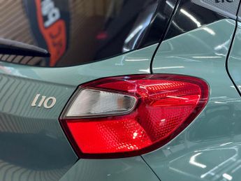 Hyundai i10 1.0 Premium Hatchback 5dr Petrol Auto - ONLY 37000 MILES - AUTOM
