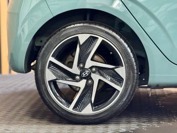 Hyundai i10 1.0 Premium Hatchback 5dr Petrol Auto - ONLY 37000 MILES - AUTOM