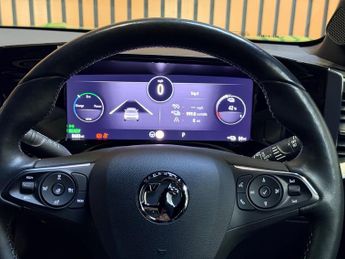 Vauxhall Mokka 50kWh Ultimate SUV 5dr Electric Auto (136 ps) - ONLY 8000 MILES 