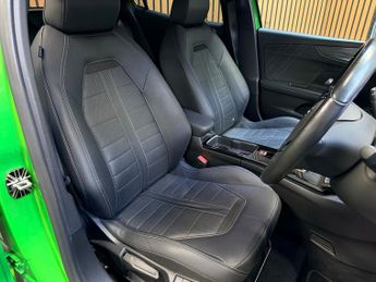 Vauxhall Mokka 50kWh Ultimate SUV 5dr Electric Auto (136 ps) - ONLY 8000 MILES 