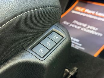 Vauxhall Mokka 50kWh Ultimate SUV 5dr Electric Auto (136 ps) - ONLY 8000 MILES 