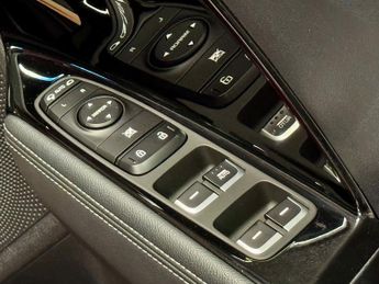 Kia Niro 1.6 GDi 2 SUV 5dr Petrol Hybrid DCT - AUTOMATIC - ONE OWNER -