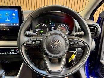 Toyota Yaris 1.5 VVT-h Icon Hatchback 5dr Petrol Hybrid E-CVT -AUTOMATIC - 60