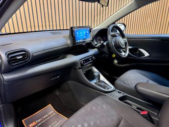 Toyota Yaris 1.5 VVT-h Icon Hatchback 5dr Petrol Hybrid E-CVT -AUTOMATIC - 60