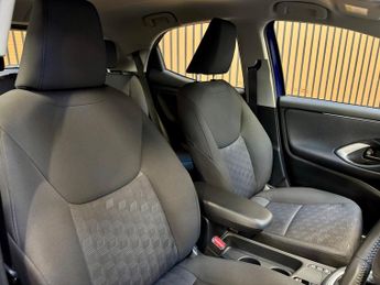 Toyota Yaris 1.5 VVT-h Icon Hatchback 5dr Petrol Hybrid E-CVT -AUTOMATIC - 60