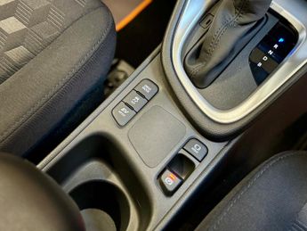 Toyota Yaris 1.5 VVT-h Icon Hatchback 5dr Petrol Hybrid E-CVT -AUTOMATIC - 60