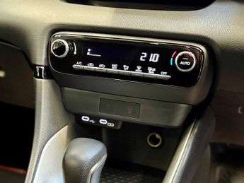 Toyota Yaris 1.5 VVT-h Icon Hatchback 5dr Petrol Hybrid E-CVT -AUTOMATIC - 60