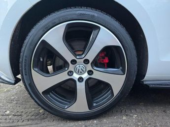 Volkswagen Golf 2.0 TSI BlueMotion Tech GTI Launch DSG Euro 6 (s/s) 3dr