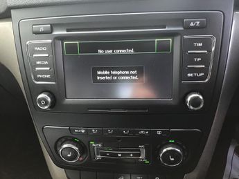 Skoda Yeti 2.0 TDI Elegance Outdoor 5dr Diesel DSG 4WD Euro 5 (140 ps)