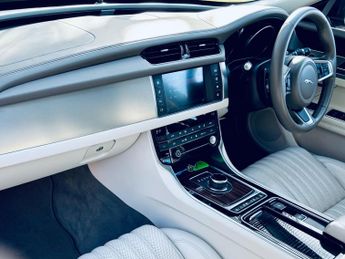 Jaguar XF 2.0d Portfolio Auto AWD Euro 6 (s/s) 4dr