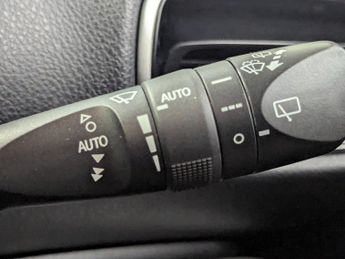 Toyota Prius 1.8 VVT-h Business Edition Hatchback 5dr Petrol Hybrid CVT Euro 