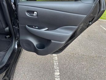Nissan LEAF 39kWh N-Connecta Auto 5dr