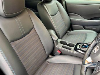 Nissan LEAF 39kWh N-Connecta Auto 5dr