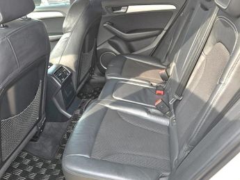 Audi Q5 2.0L TFSI QUATTRO- S LINE - ULEZ/CAZ PASS-FREE 24MONTHS GOLD WAR