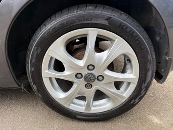 Toyota Yaris 1.33 Dual VVT-i Trend Hatchback 5dr Petrol Manual Euro 5 (99 ps)