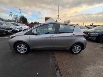 Toyota Yaris 1.5 VVT-h Icon Hatchback 5dr Petrol Hybrid E-CVT Euro 6 (101 ps)