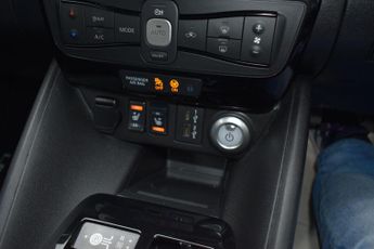 Nissan LEAF 40kWh N-Connecta Auto 5dr