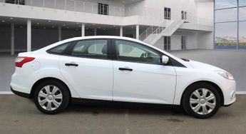 Ford Focus 1.6 STYLE Saloon LEFT HAND DRIVE AUTO FIND ANOTHER