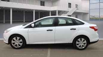 Ford Focus 1.6 STYLE Saloon LEFT HAND DRIVE AUTO FIND ANOTHER