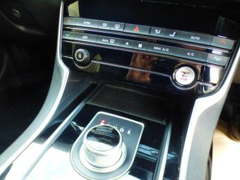 Jaguar XE 2.0d R-Sport Auto Euro 6 (s/s) 4dr