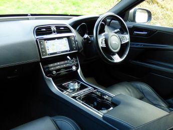 Jaguar XE 2.0d R-Sport Auto Euro 6 (s/s) 4dr