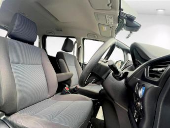 Toyota Voxy Noah Hybrid 1.8 ZWR80 Auto
