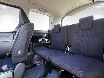 Toyota Voxy Noah Hybrid 1.8 ZWR80 Auto