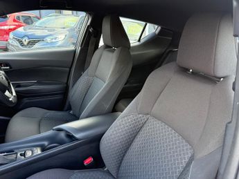 Toyota C-HR 1.8 VVT-h Icon SUV 5dr Petrol Hybrid CVT Euro 6 (s/s) (122 ps)