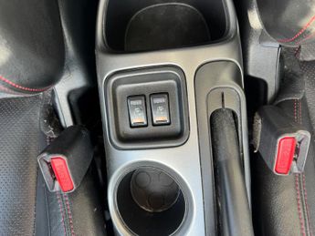 Nissan Juke 1.6 DIG-T Tekna SUV 5dr Petrol CVT 4WD Euro 5 (190 ps)