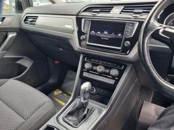Volkswagen Touran 1.4 TSI BlueMotion Tech SEL MPV 5dr Petrol DSG Euro 6 (s/s) (150