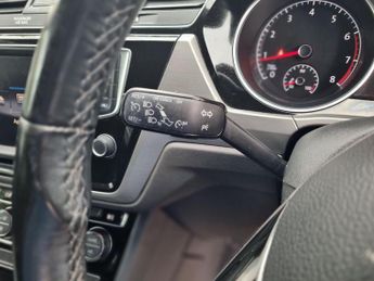 Volkswagen Touran 1.4 TSI BlueMotion Tech SEL MPV 5dr Petrol DSG Euro 6 (s/s) (150